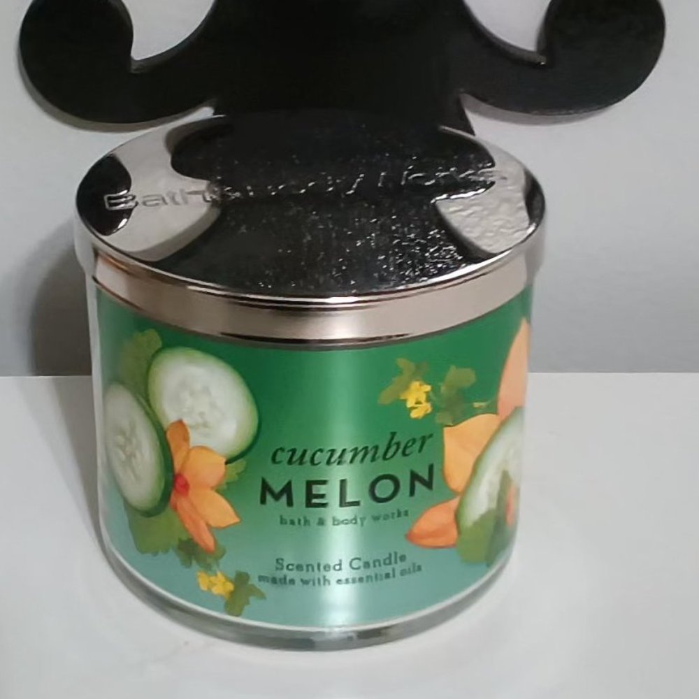 Bath and body Works 3wick Candle - Picture 1 of 2